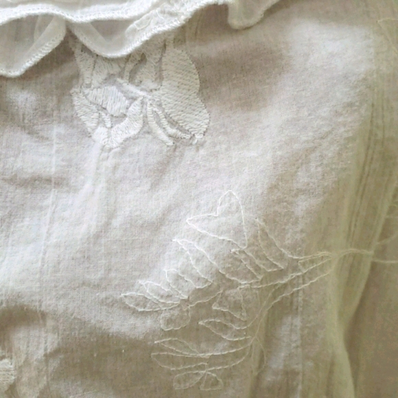 Adorable white Romy top - Picture 3 of 4